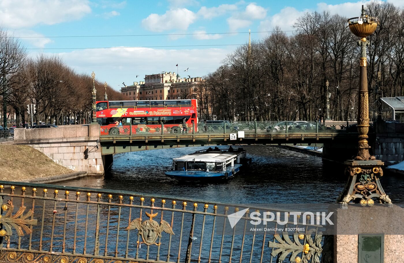Navigation opens in St. Petersburg