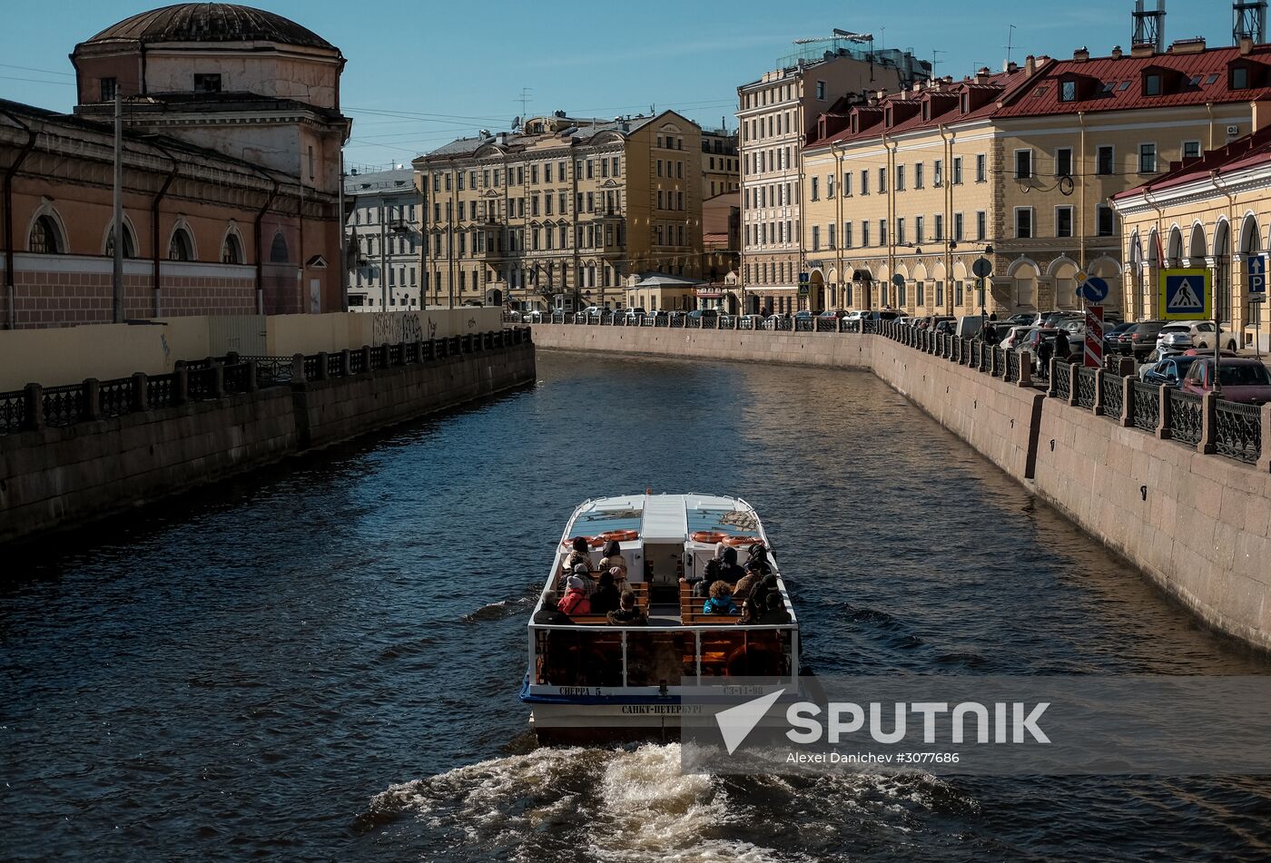 Navigation opens in St. Petersburg