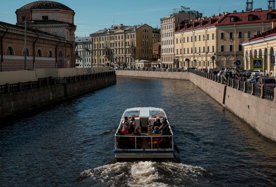 Navigation opens in St. Petersburg