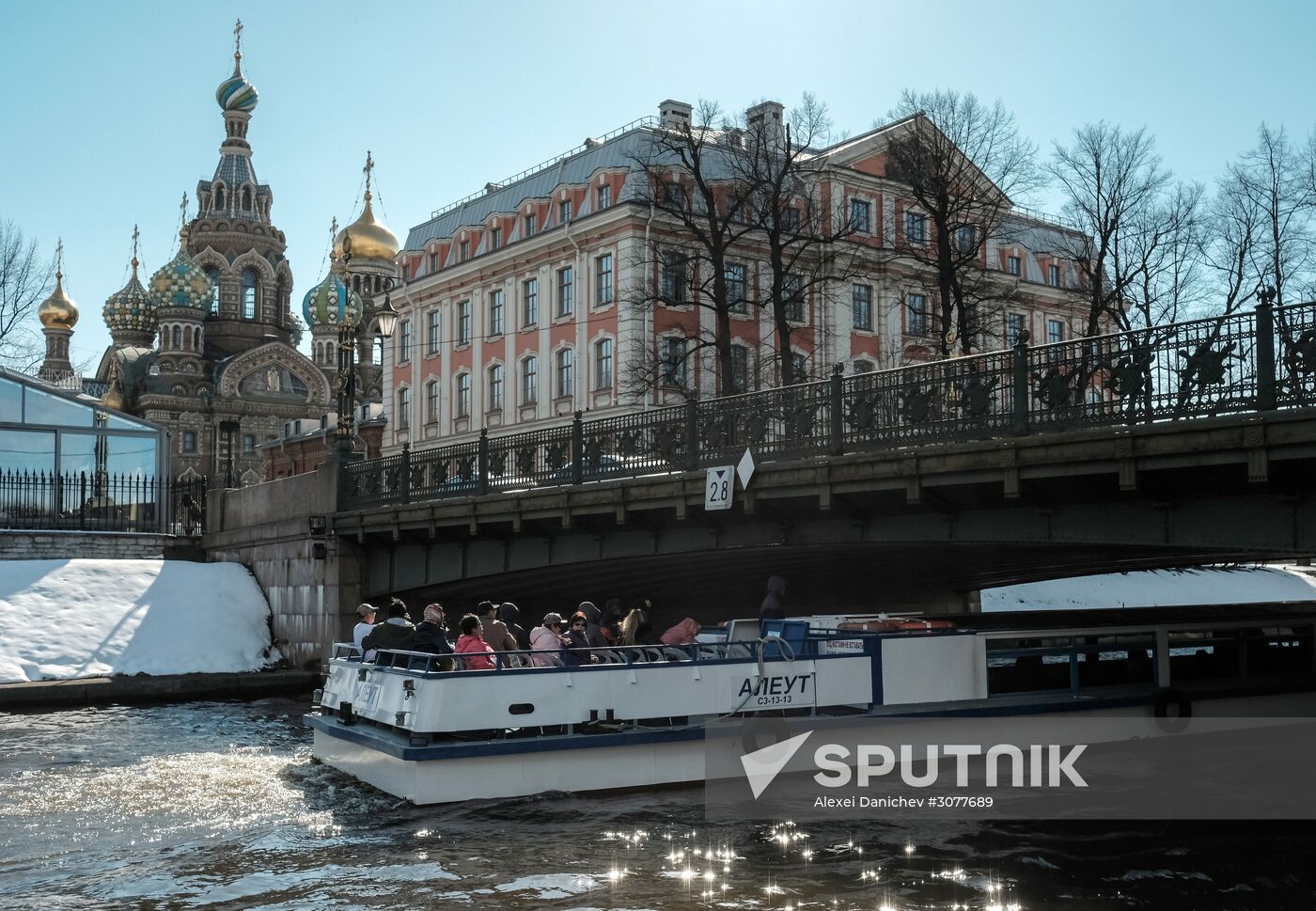 Navigation opens in St. Petersburg