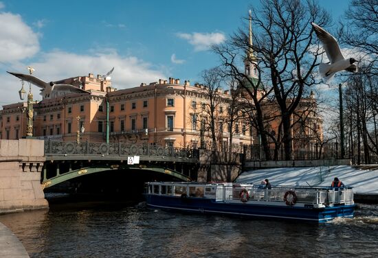 Navigation opens in St. Petersburg