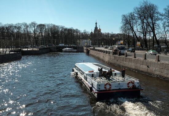 Navigation opens in St. Petersburg