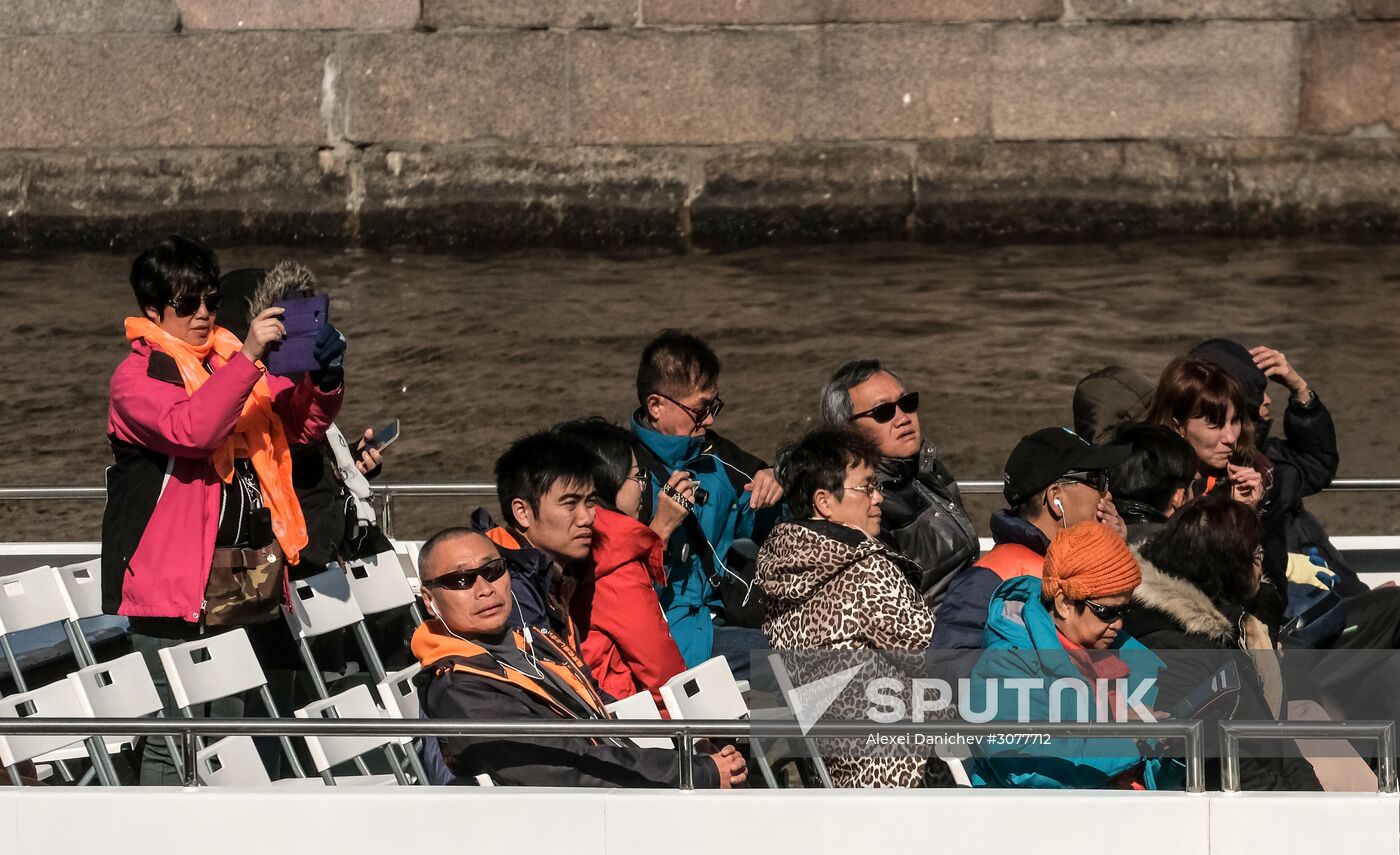 Navigation opens in St. Petersburg