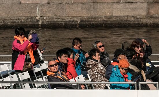 Navigation opens in St. Petersburg