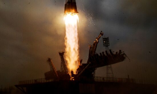 Launch of Soyuz-FG carrier rocket with Soyuz MS-04 aboard from Baikonur