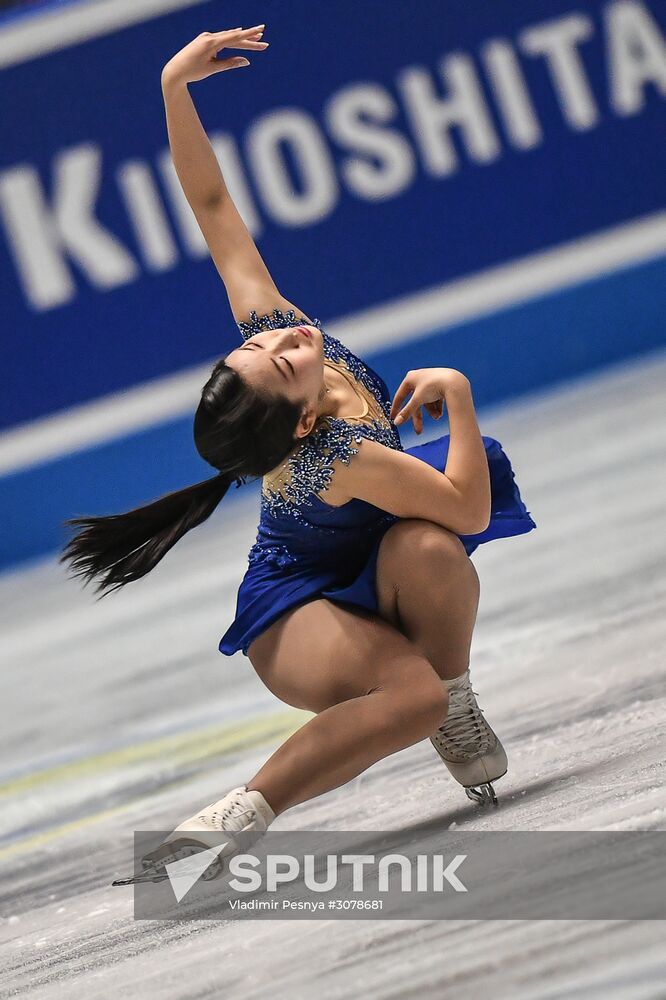 ISU World Team Trophy in Figure Skating. Women. Short program