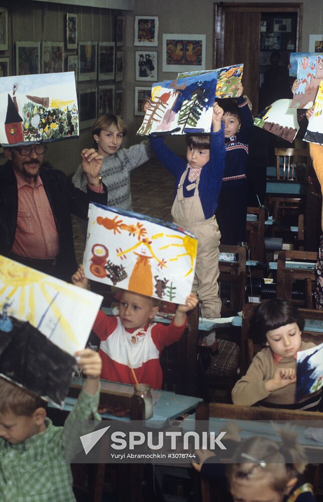 Young artist art club in Zhytomyr