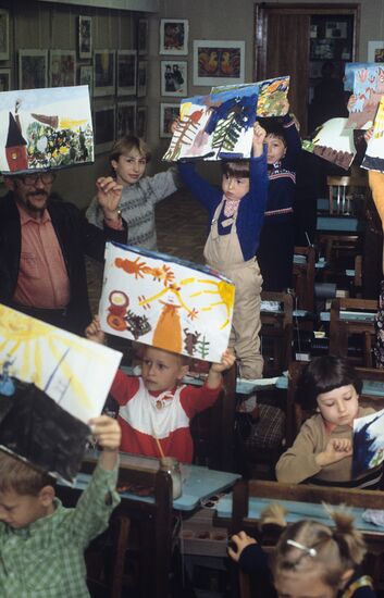 Young artist art club in Zhytomyr