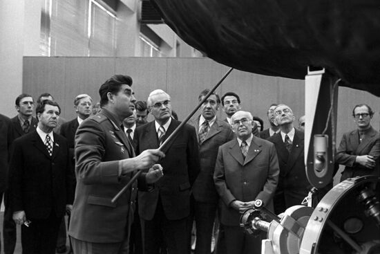 Delegation of the GDR People's Chamber visits USSR