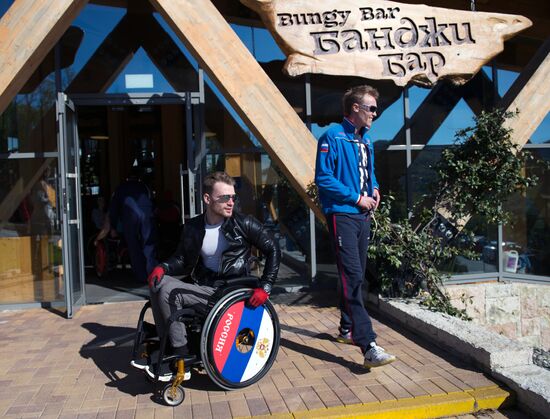 Russian Paralympic cycling team tours Skypark in Sochi
