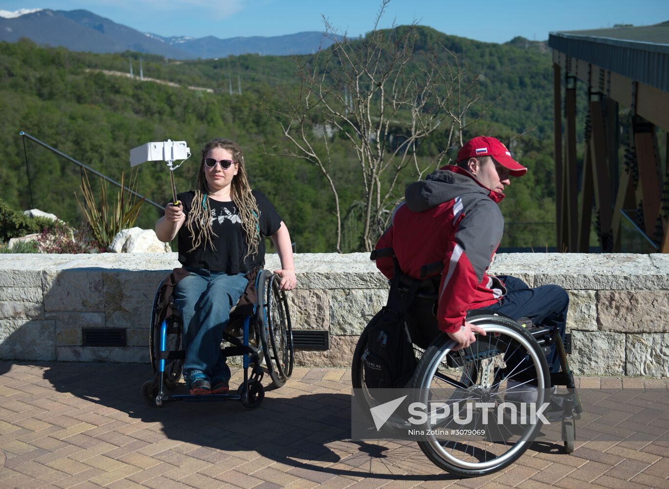 Russian Paralympic cycling team tours Skypark in Sochi