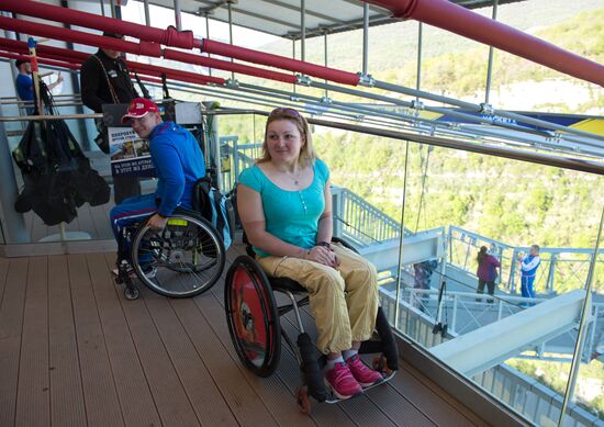 Russian Paralympic cycling team tours Skypark in Sochi