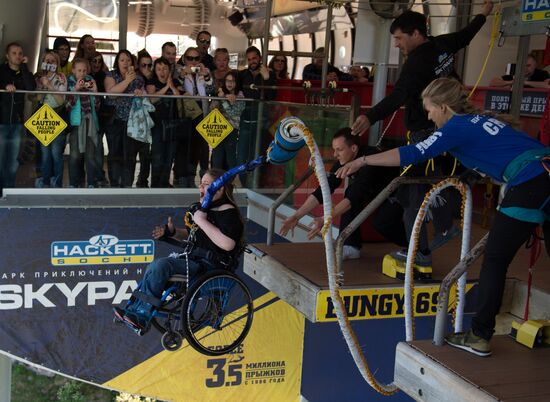 Russian Paralympic cycling team tours Skypark in Sochi