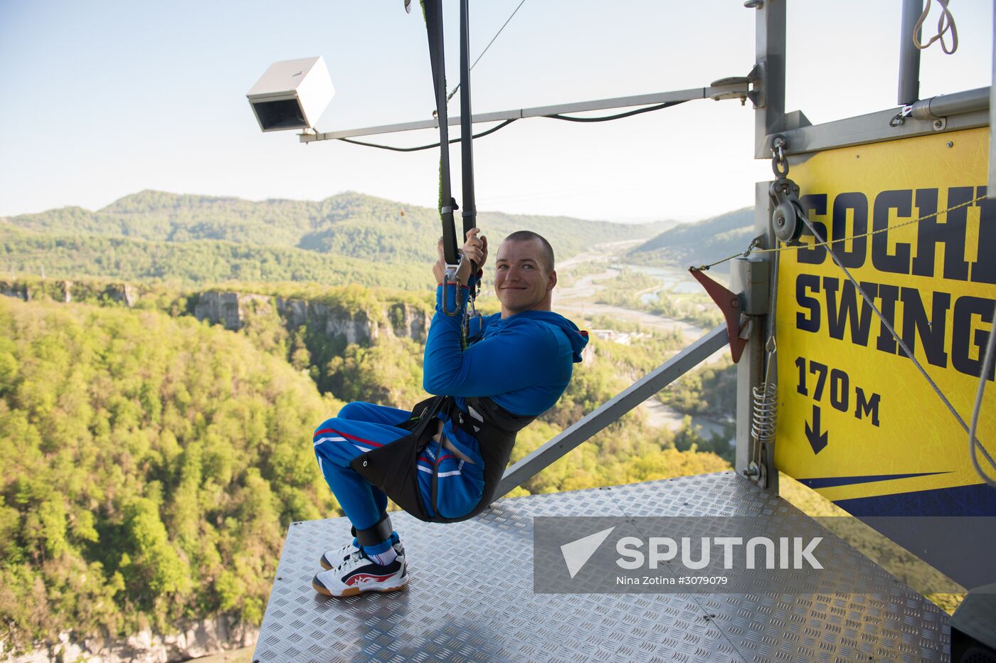 Russian Paralympic cycling team tours Skypark in Sochi