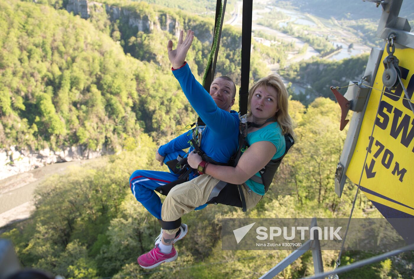 Russian Paralympic cycling team tours Skypark in Sochi
