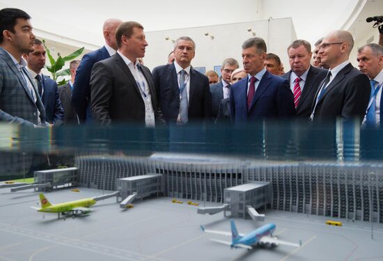 Yalta International Economic Forum in Crimea. Day two