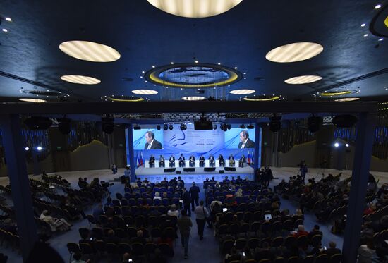 Yalta International Economic Forum in Crimea. Day Two