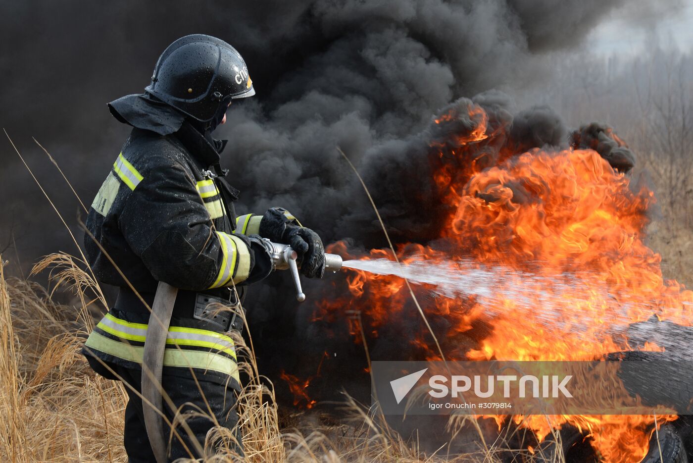 Emergencies Ministry holds wildfire drills in Khabarovsk