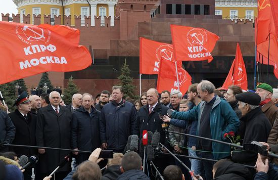Flower-laying ceremony by Lenin's Mausouleum in Red Square