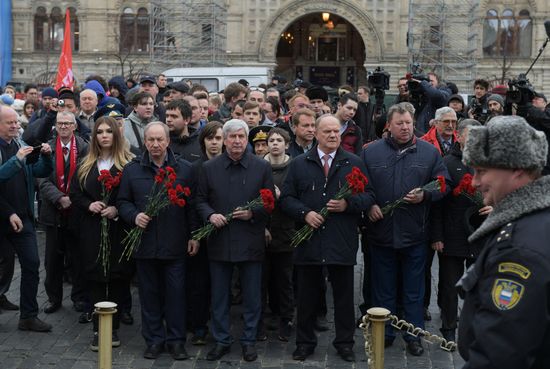 Flower-laying ceremony by Lenin's Mausouleum in Red Square