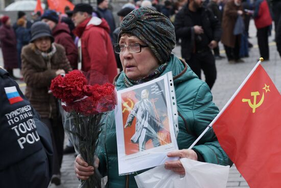 Flower-laying ceremony by Lenin's Mausouleum in Red Square