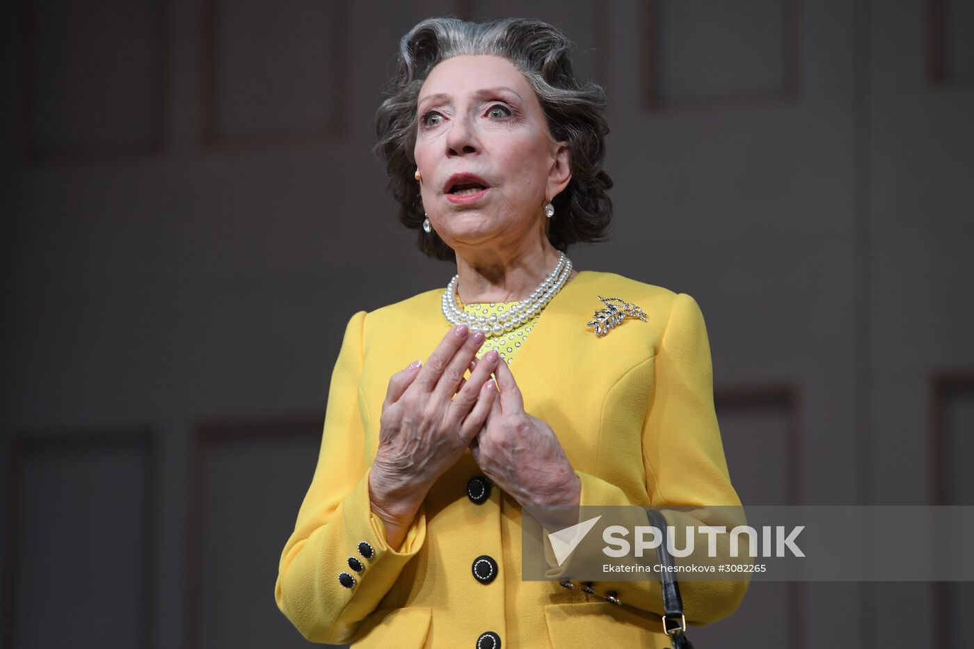 Press preview of Audience play