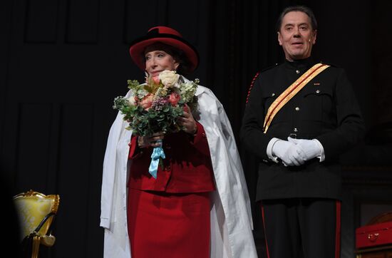 Preview of the play "Audience"