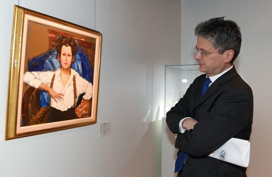 Russian art top lot exhibition ahead of auction in London