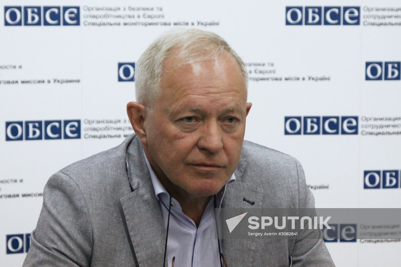 Representatives OSCE Mission to Ukraine visit the OSCE car blast site in Lugansk Region