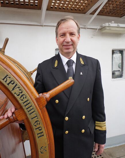 Kruzenshtern bark sails off for the first voyage in the new navigation season
