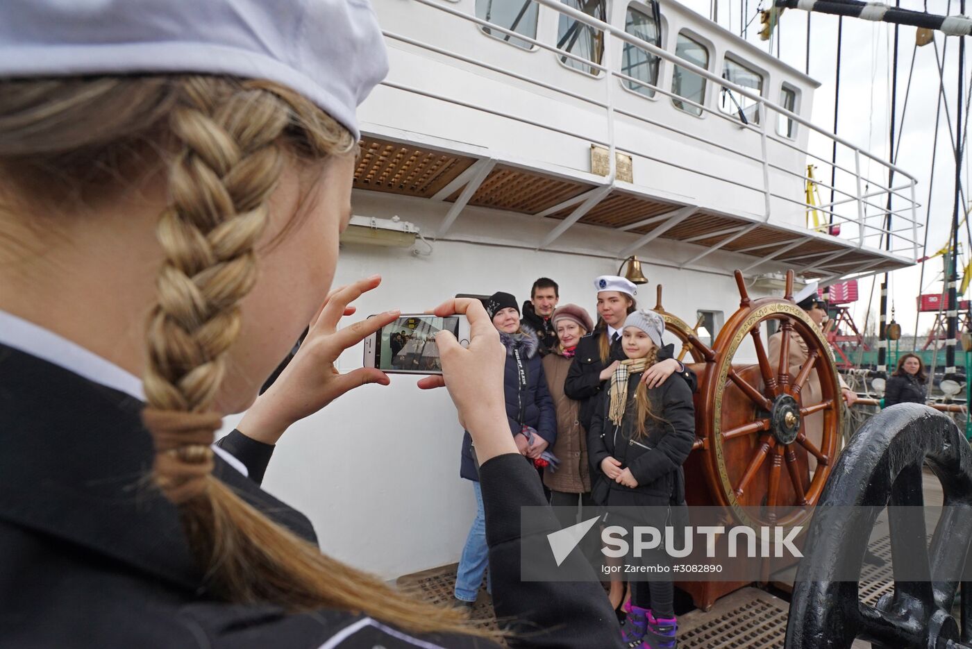 Kruzenshtern bark sails off for the first voyage in the new navigation season