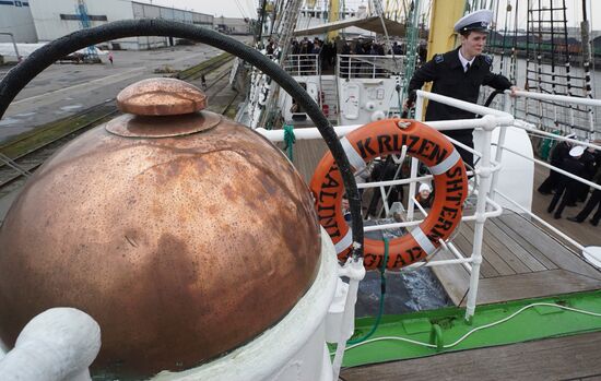 Kruzenshtern bark sails off for the first voyage in the new navigation season