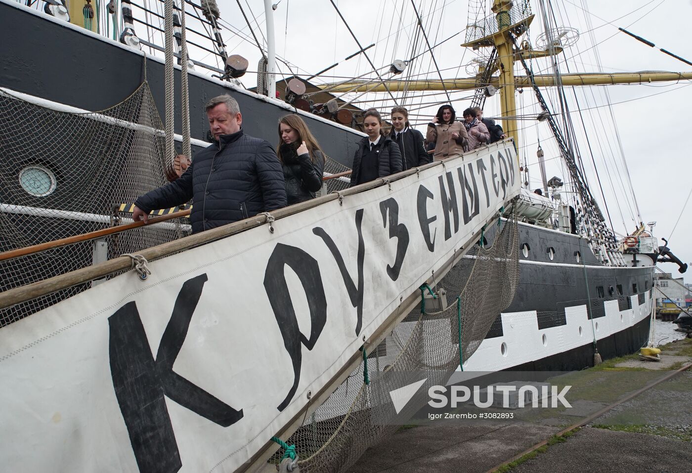 Kruzenshtern bark sails off for the first voyage in the new navigation season