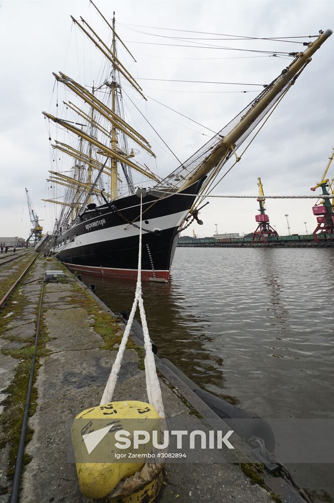 Kruzenshtern bark sails off for the first voyage in the new navigation season