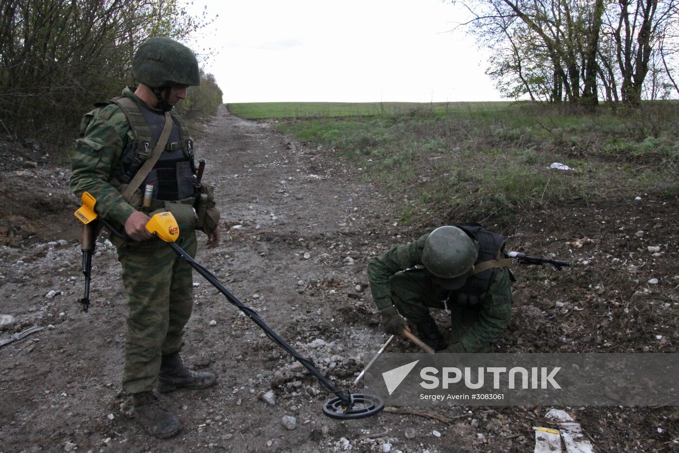 OSCE representatives in Ukraine on site of explosion of OSCE car in Lugansk Region
