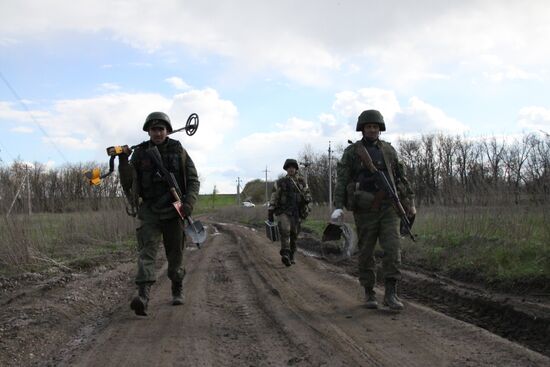 OSCE representatives in Ukraine on site of explosion of OSCE car in Lugansk Region
