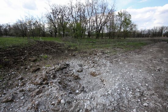 OSCE representatives in Ukraine on site of explosion of OSCE car in Lugansk Region