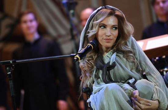 Yulia Samoilova performs in "Songs of the Great Victory" concert