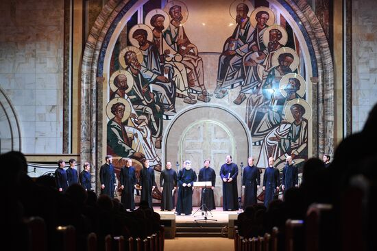 Yulia Samoilova performs in "Songs of the Great Victory" concert