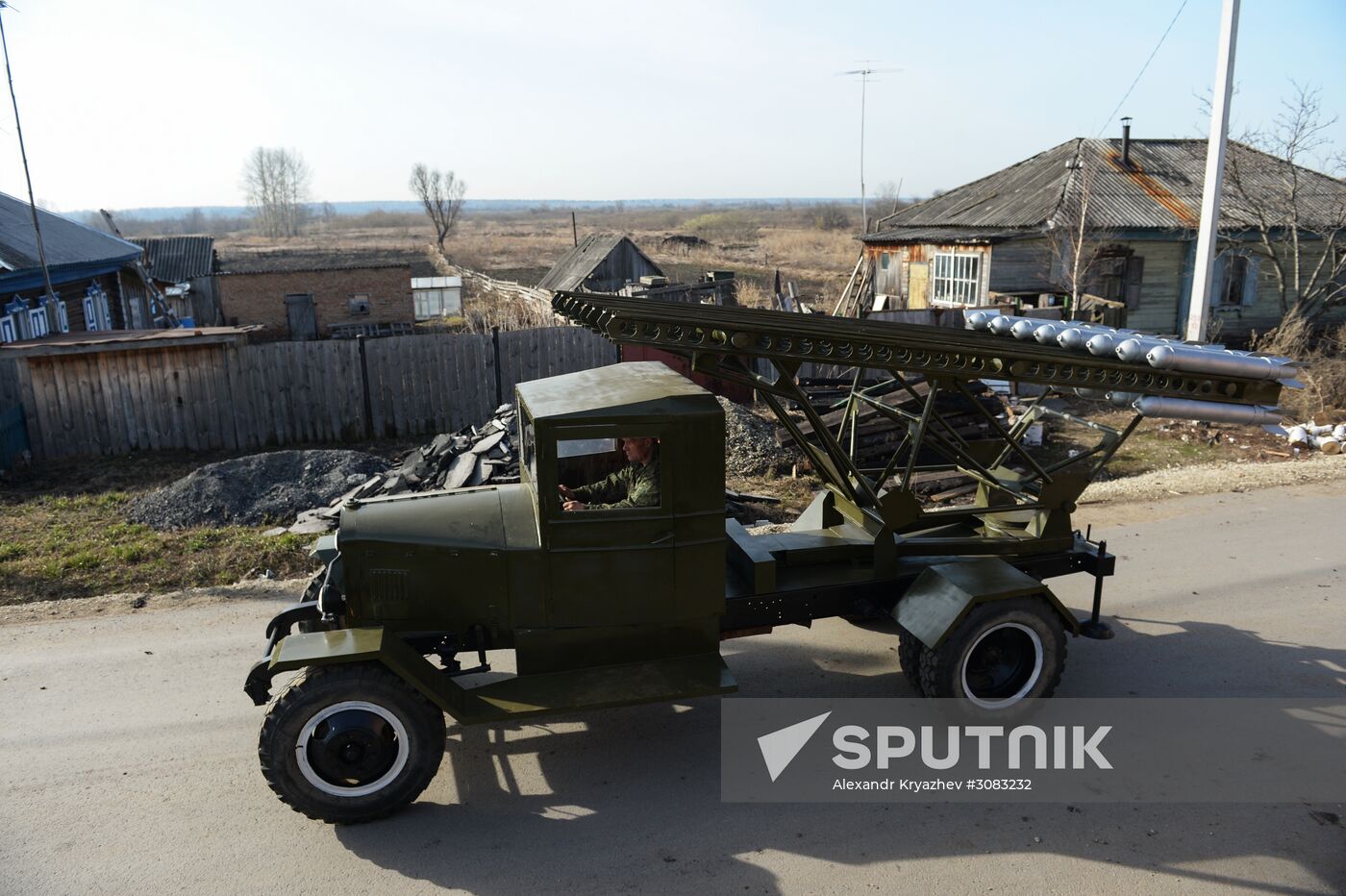 Manufacturing full-size models of WWII military vehicles in Novosibirsk Region