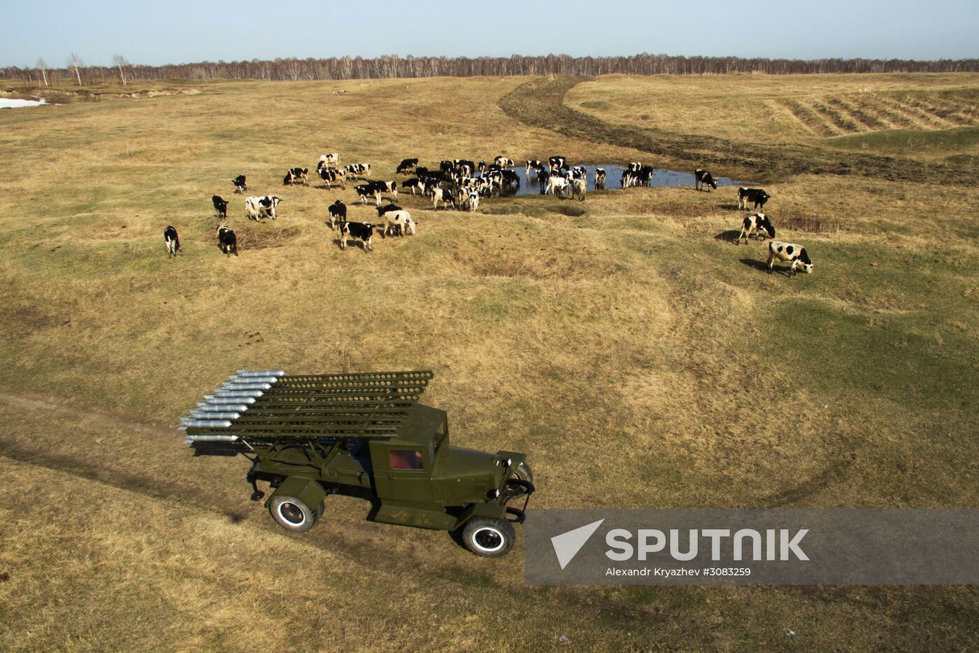 Manufacturing full-size models of WWII military vehicles in Novosibirsk Region