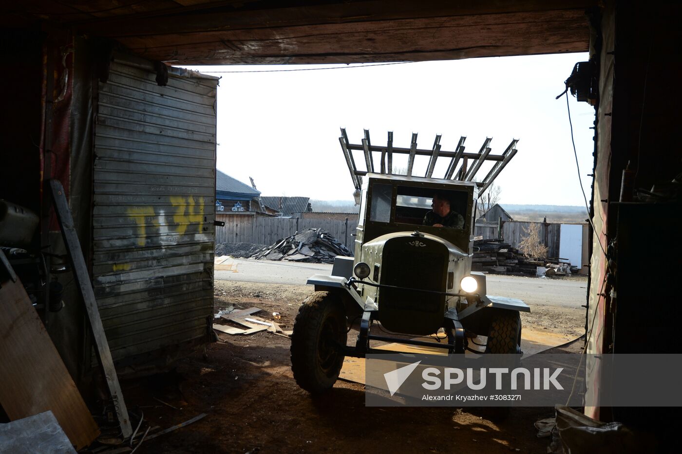 Manufacturing full-size models of WWII military vehicles in Novosibirsk Region