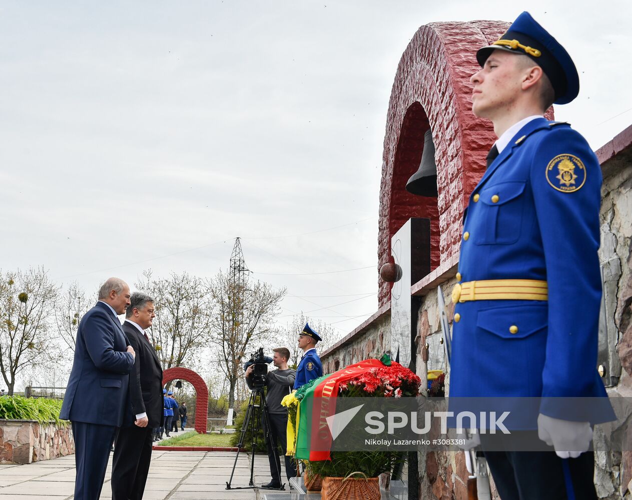 Ukrainian and Belarusian presidents visit Chernobyl nuclear power station