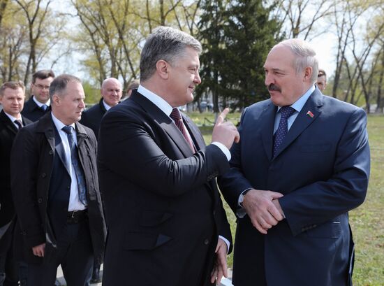 Ukrainian and Belarusian presidents visit Chernobyl nucler power station
