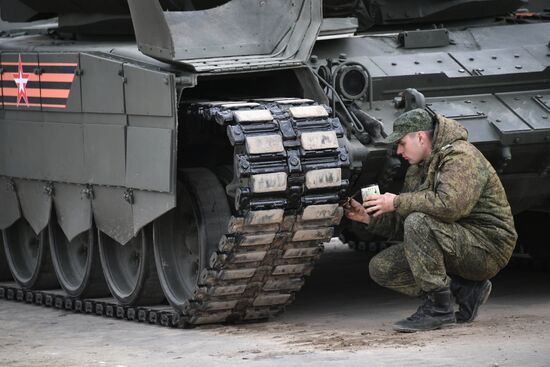 Preparing military equipment for Victory Day parade