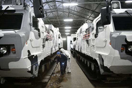 Preparing military equipment for Victory Day parade