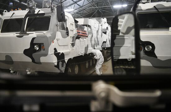 Preparing military equipment for Victory Day parade