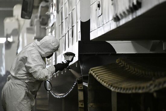 Preparing military equipment for Victory Day parade