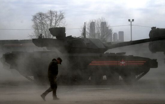 Preparing military equipment for Victory Day parade