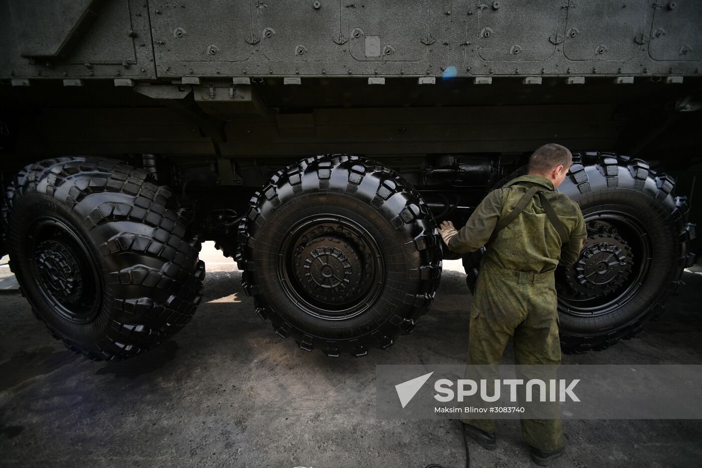 Preparing military equipment for Victory Day parade